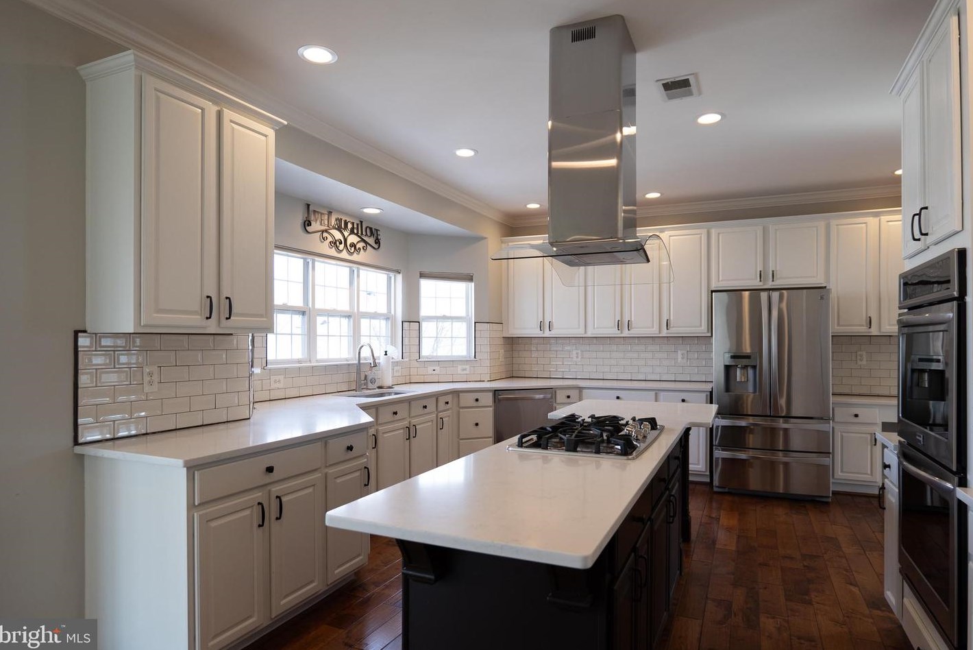 43832 Robindale Ct, Ashburn VA  20147-2379 exterior