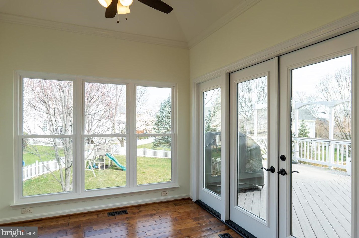 43832 Robindale Ct, Ashburn VA  20147-2379 exterior