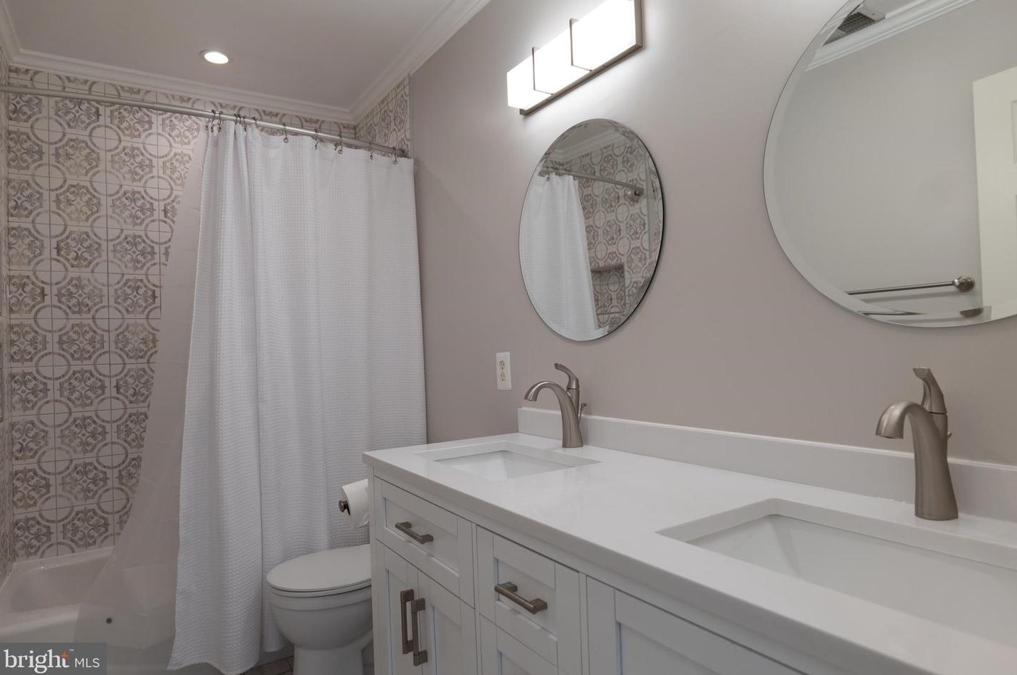 43832 Robindale Ct, Ashburn VA  20147-2379 exterior