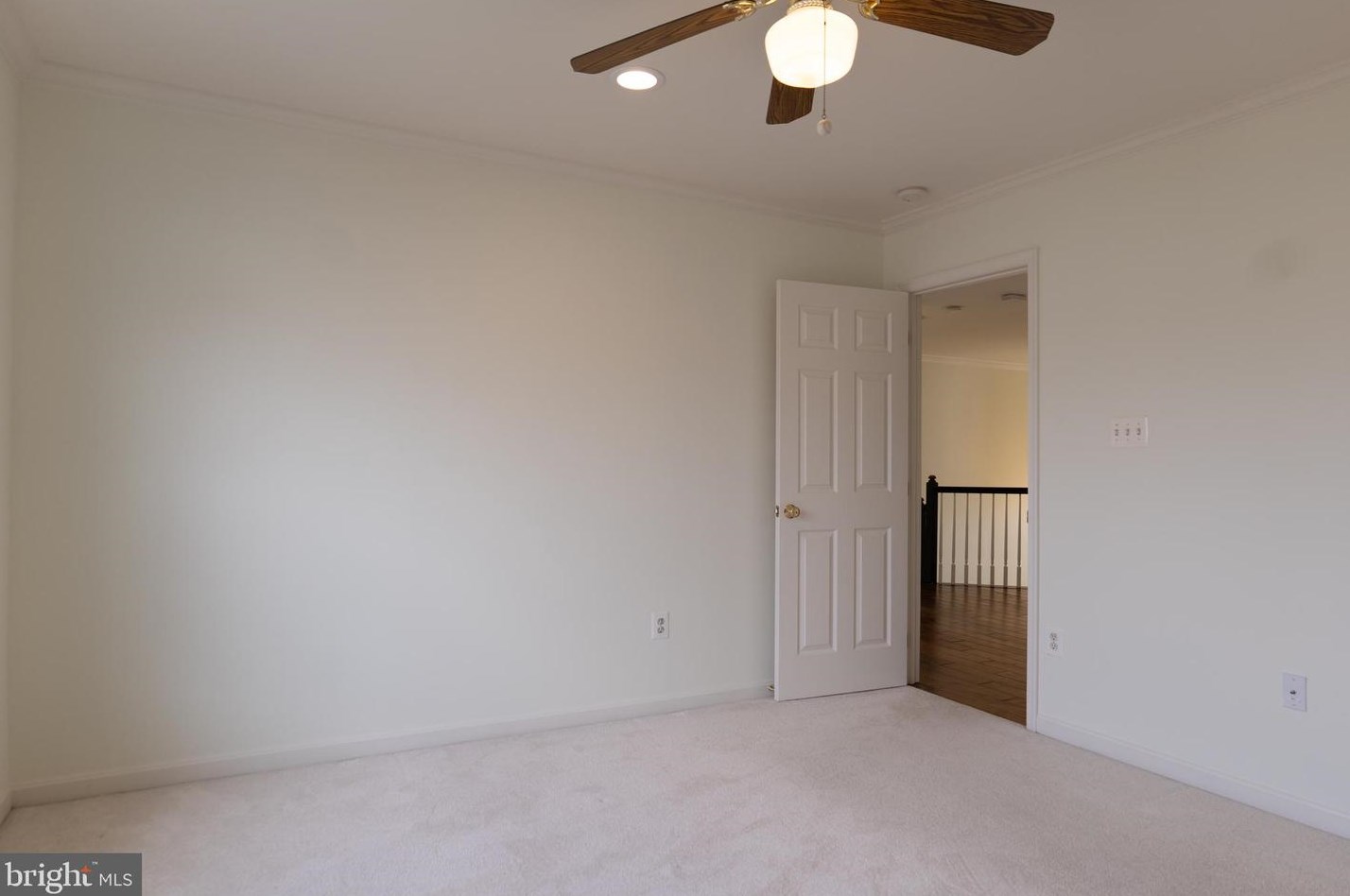 43832 Robindale Ct, Ashburn VA  20147-2379 exterior