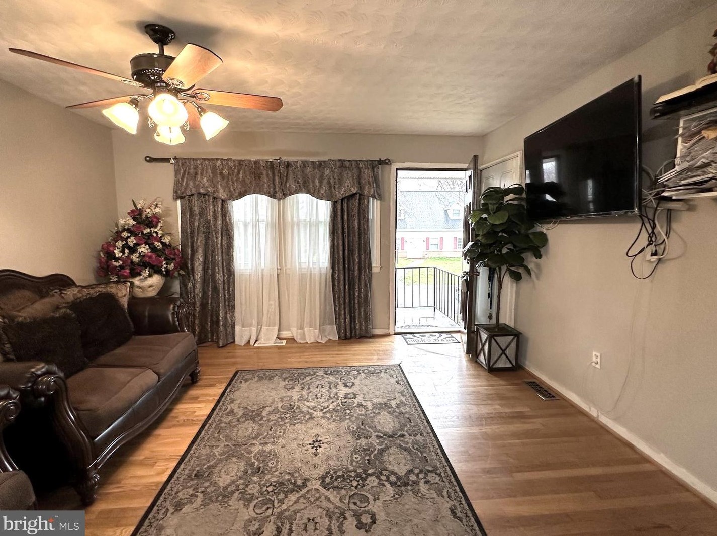 1010 S Ironwood Rd, Sterling, VA 20164