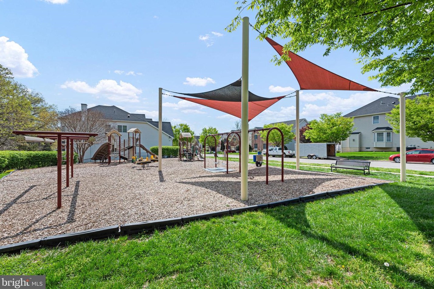 42698 Latrobe St, Fairfax VA  20152-3944 exterior