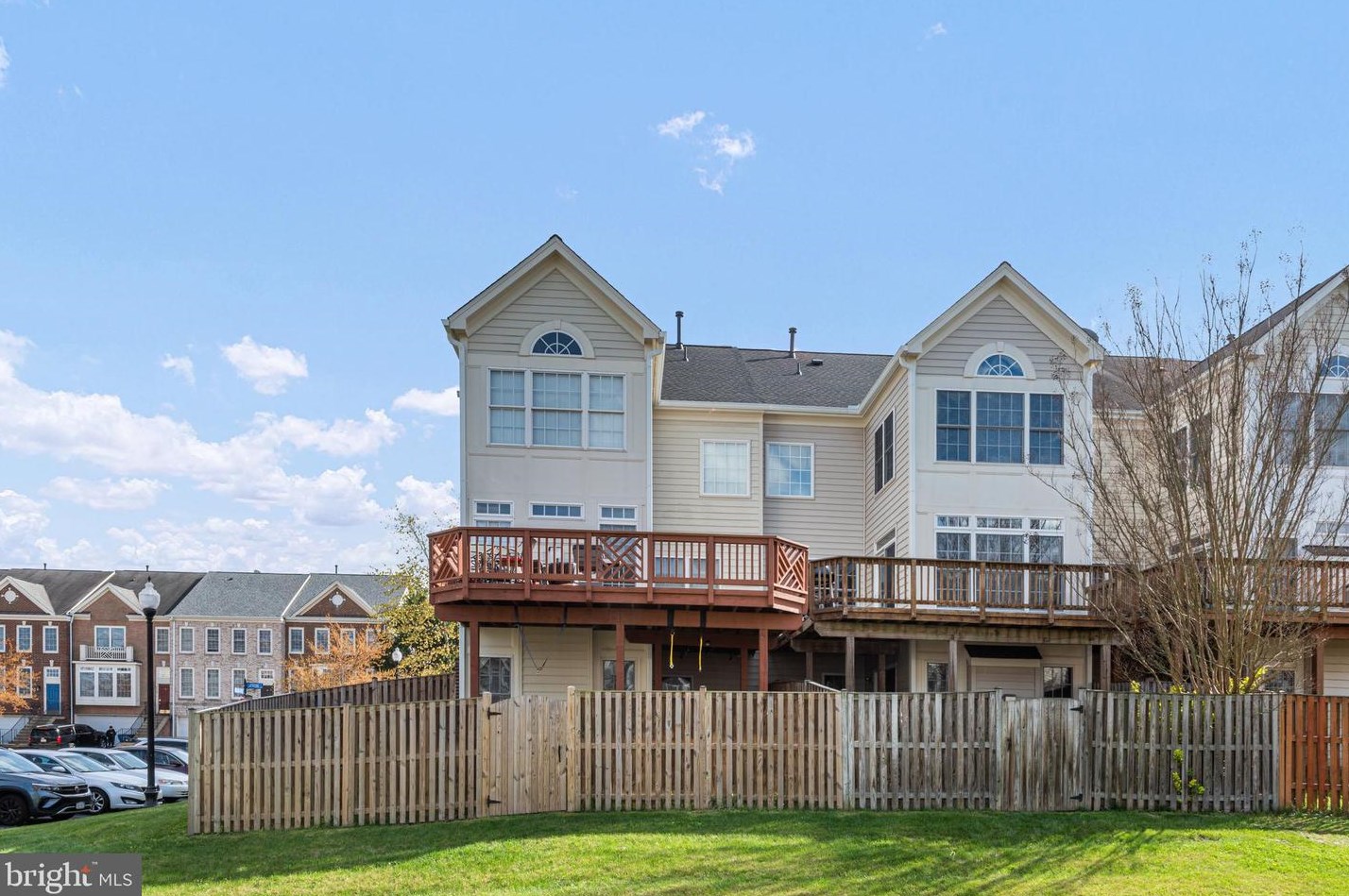 42698 Latrobe St, Fairfax VA  20152-3944 exterior