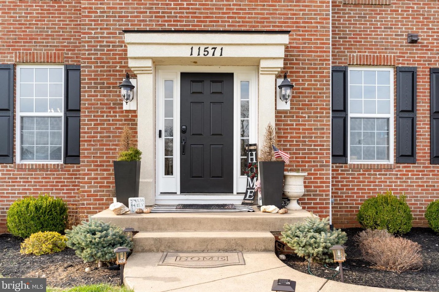 11571 Mica Pl, Lovettsville, VA 20180