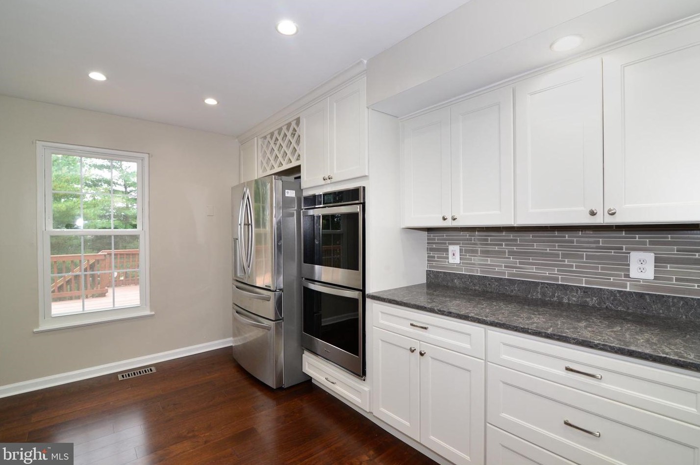 21064 Cornerpost Sq, Ashburn VA  20147-5325 exterior