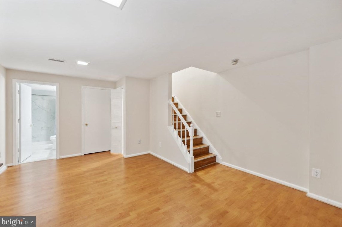 10 Southall Ct, Dulles VA  20165-5742 exterior