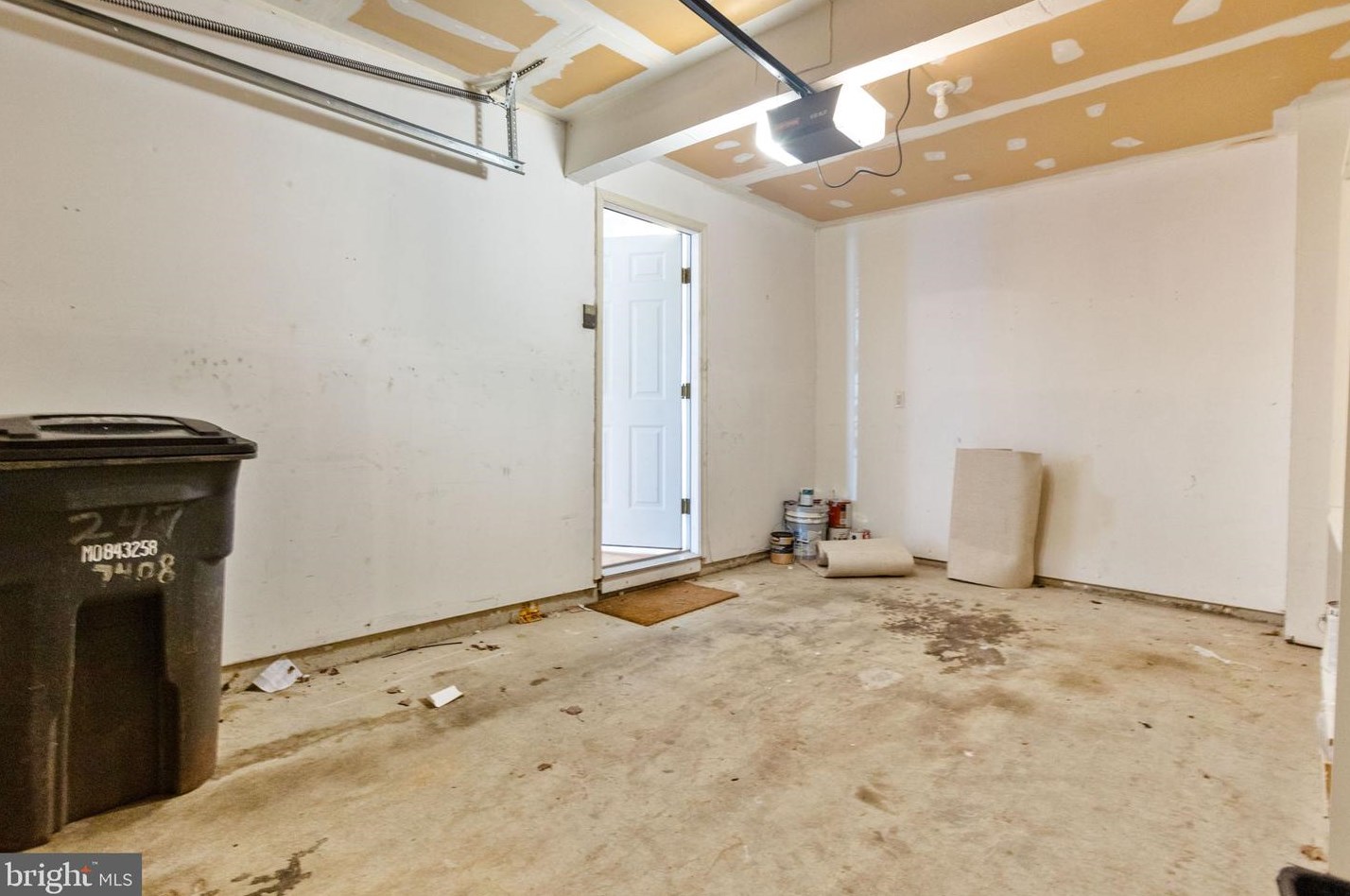 21801 Willesden Jct Ter, Dulles VA  20166-9275 exterior