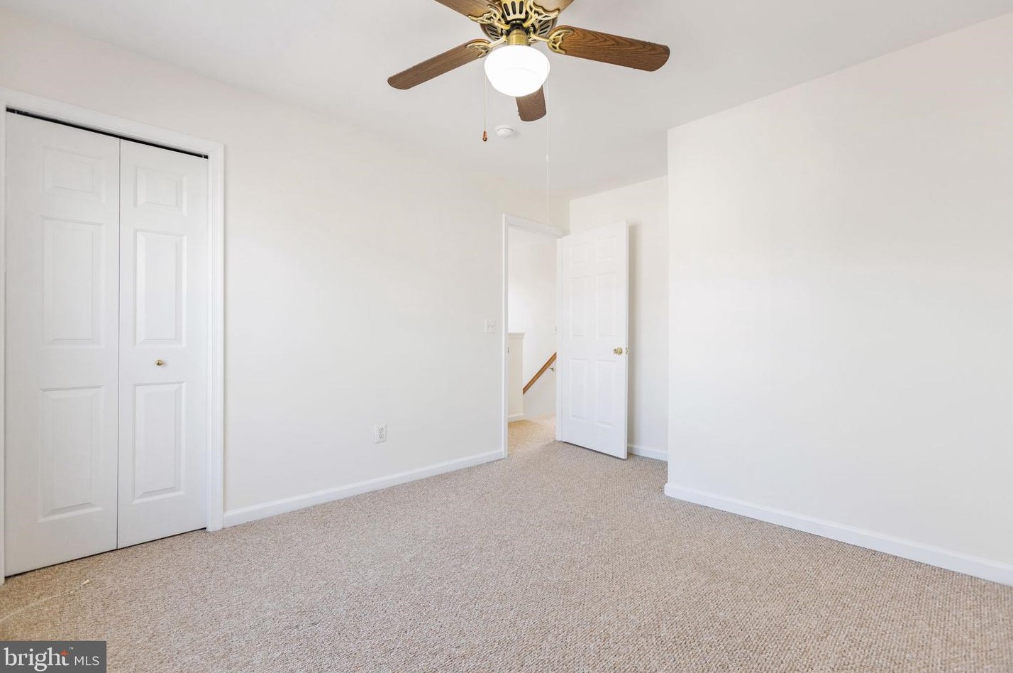 21801 Willesden Jct Ter, Dulles VA  20166-9275 exterior