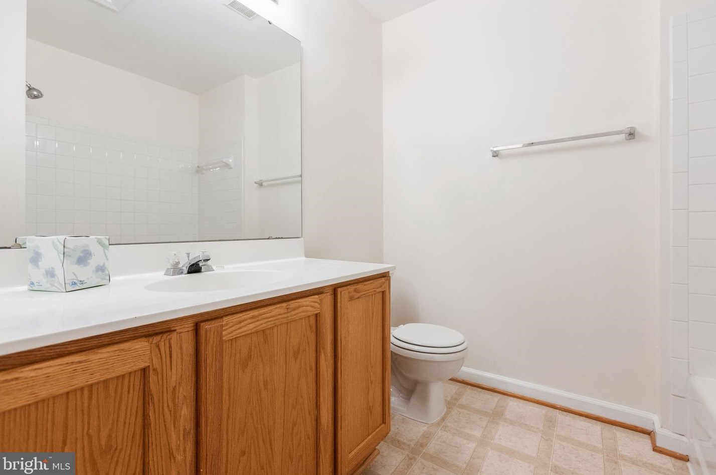 21801 Willesden Jct Ter, Dulles VA  20166-9275 exterior