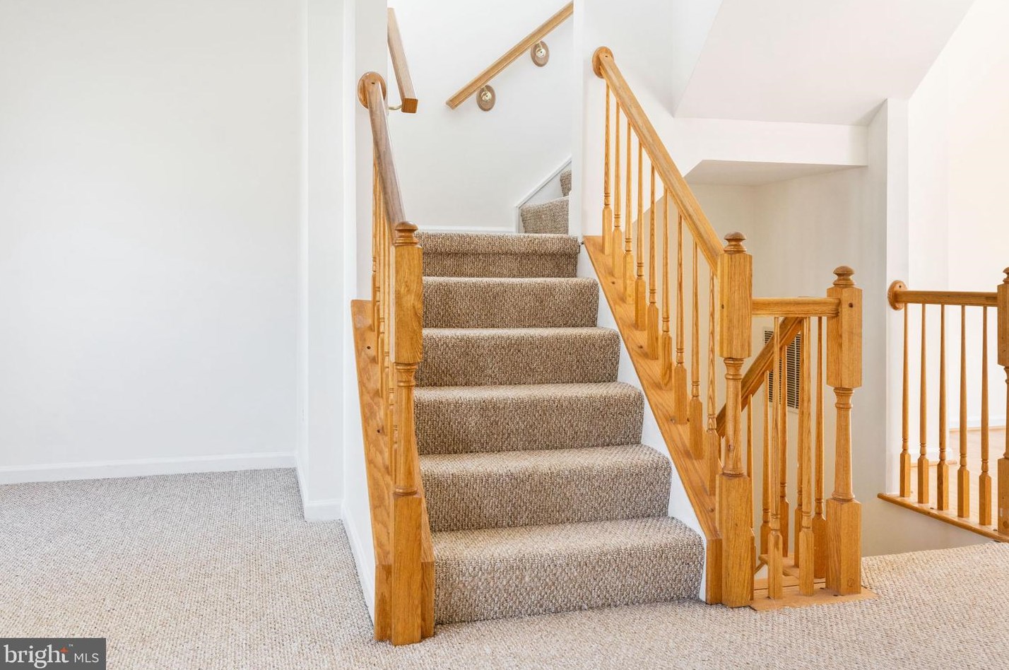 21801 Willesden Jct Ter, Dulles VA  20166-9275 exterior