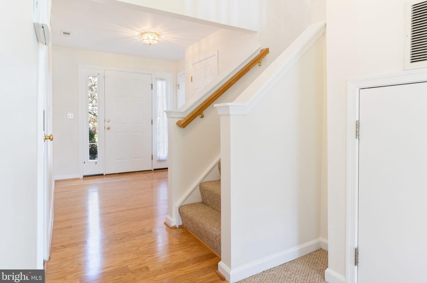 21801 Willesden Jct Ter, Dulles VA  20166-9275 exterior