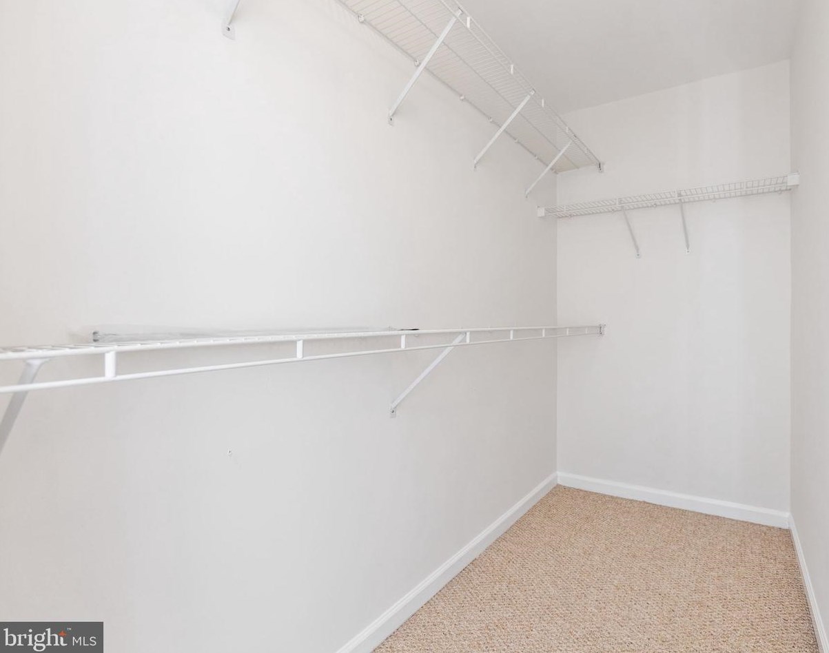 21801 Willesden Jct Ter, Dulles VA  20166-9275 exterior