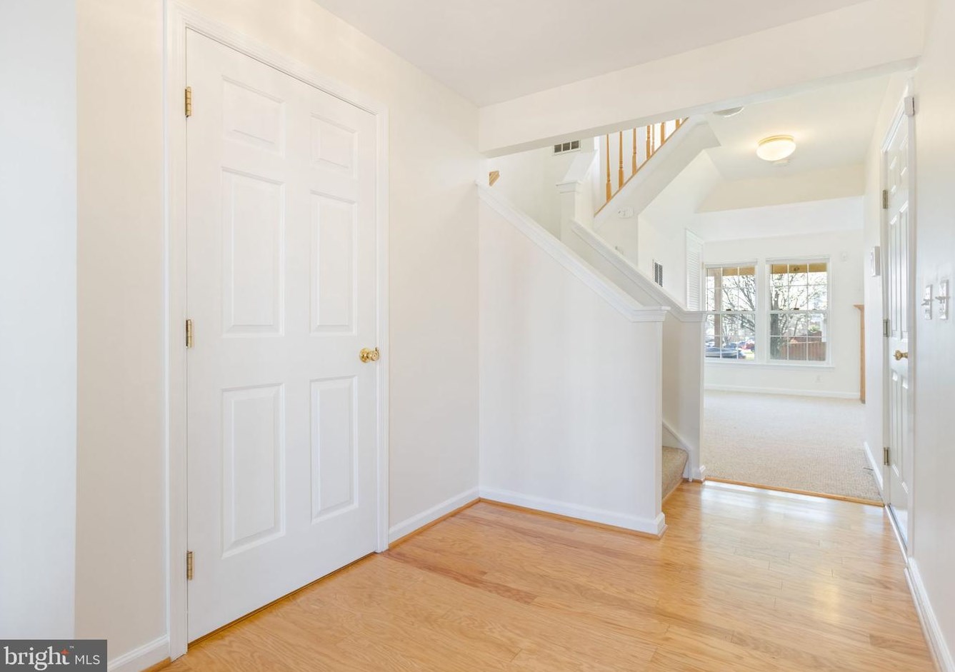 21801 Willesden Jct Ter, Dulles VA  20166-9275 exterior