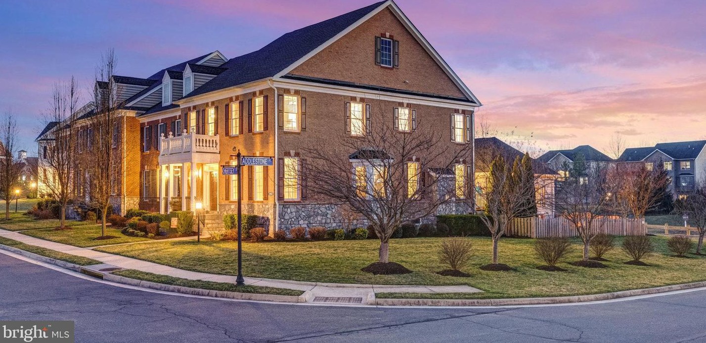 22971 Chertsey St, Ashburn, VA 20148