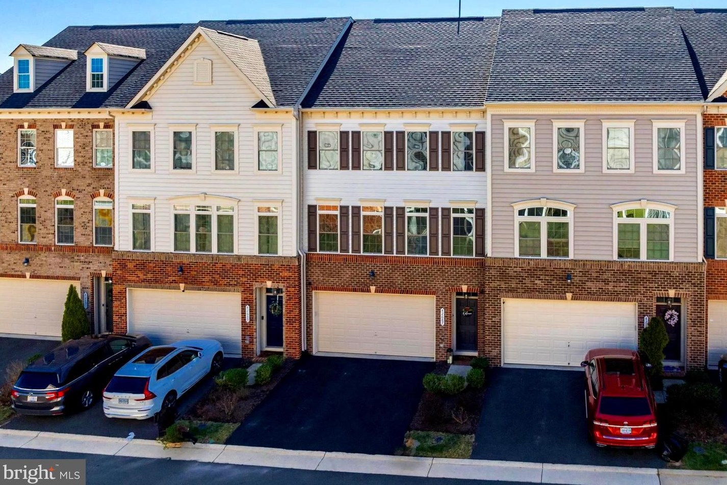 42687 Burbank Ter, Dulles, VA 20166