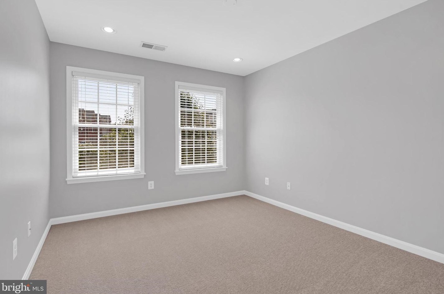 20366 Center Brook Sq, Dulles VA  20165-5183 exterior