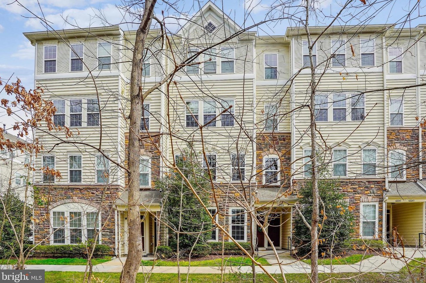 42237 Water Iris Terrace, Stone Ridge, VA 20105