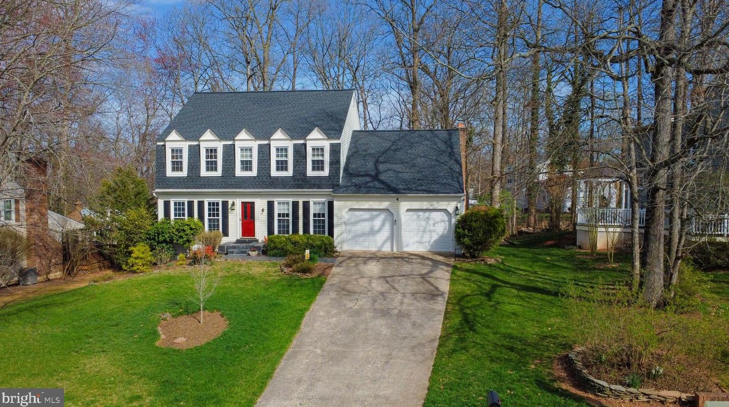 4 Westmoreland Dr, Dulles, VA 20165-5635
