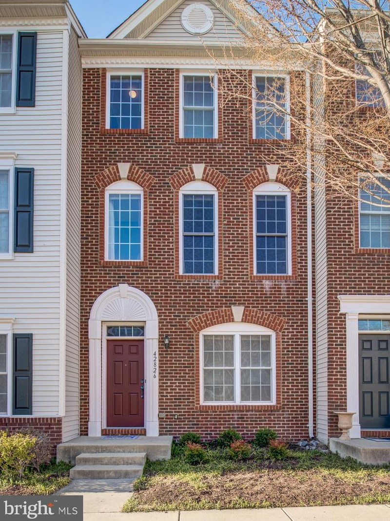42826 Pamplin Ter, Fairfax, VA 20152-6746