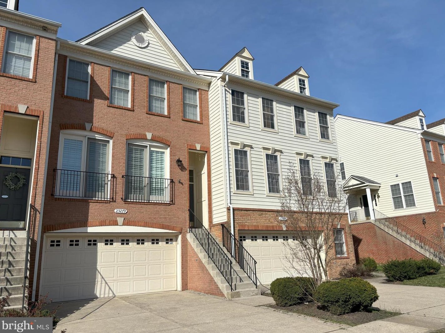 25279 Nesting Sq, Fairfax, VA 20152