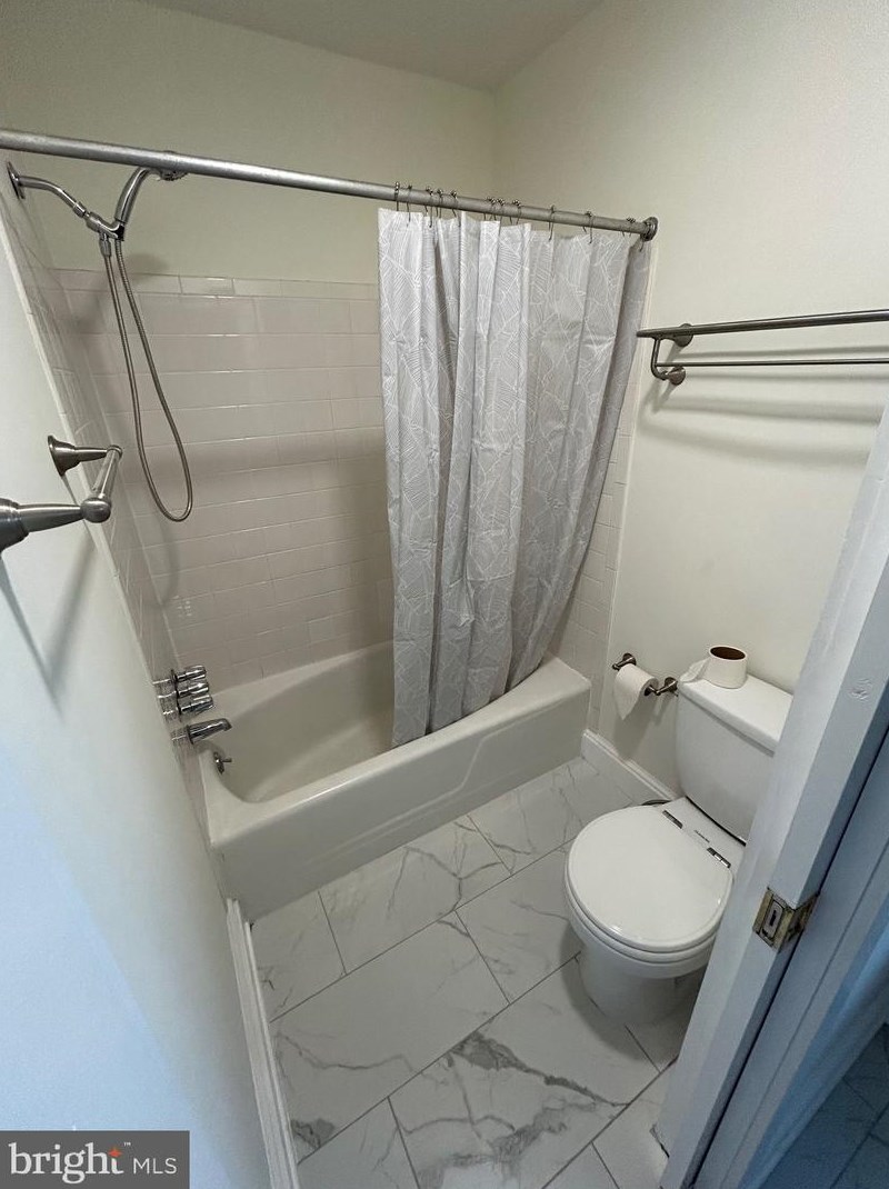 5 Loudoun St, Leesburg VA  20175-3012 exterior