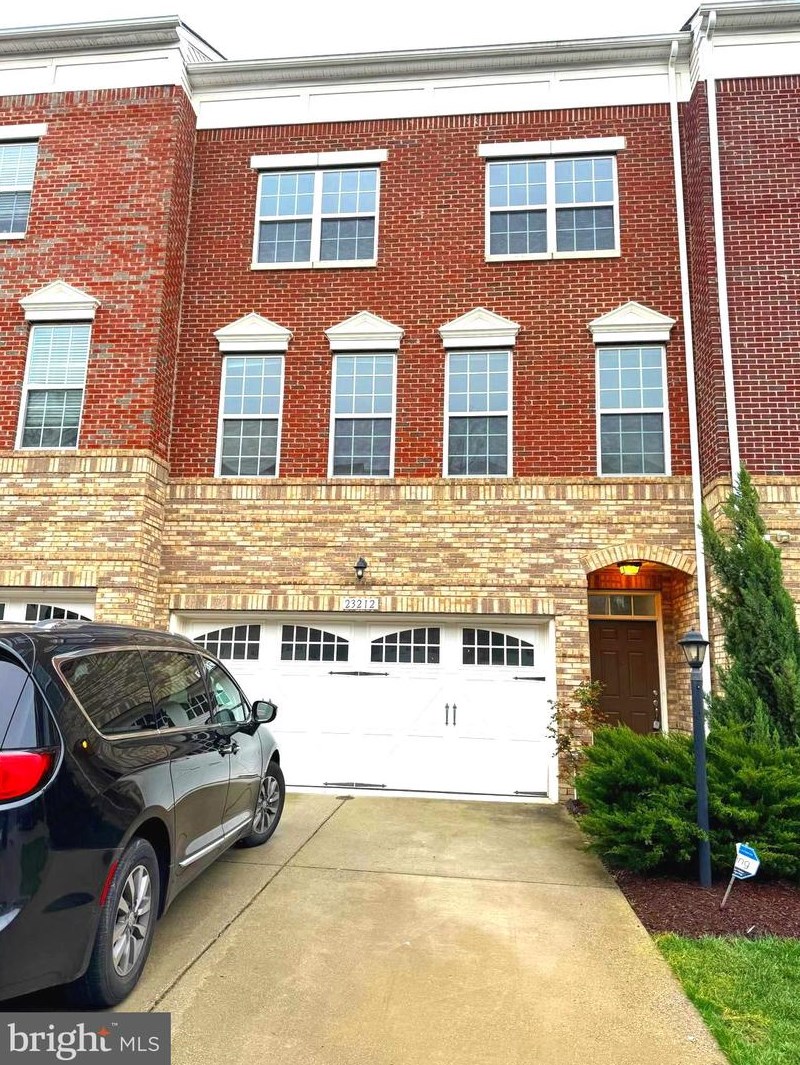 23212 Tradewind Dr, Ashburn, VA 20148-5778