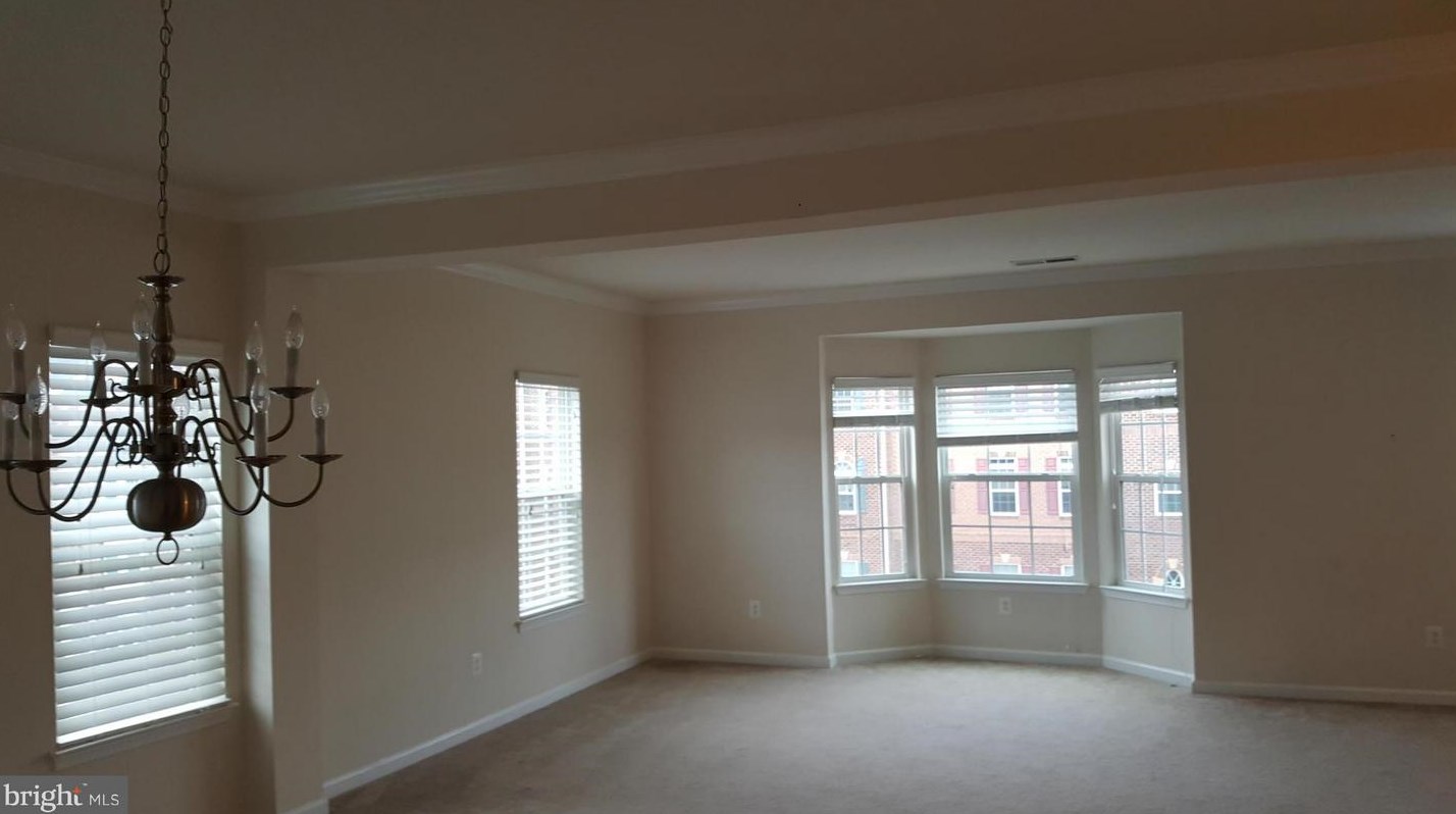 21616 Romans Dr, Ashburn, VA 20147