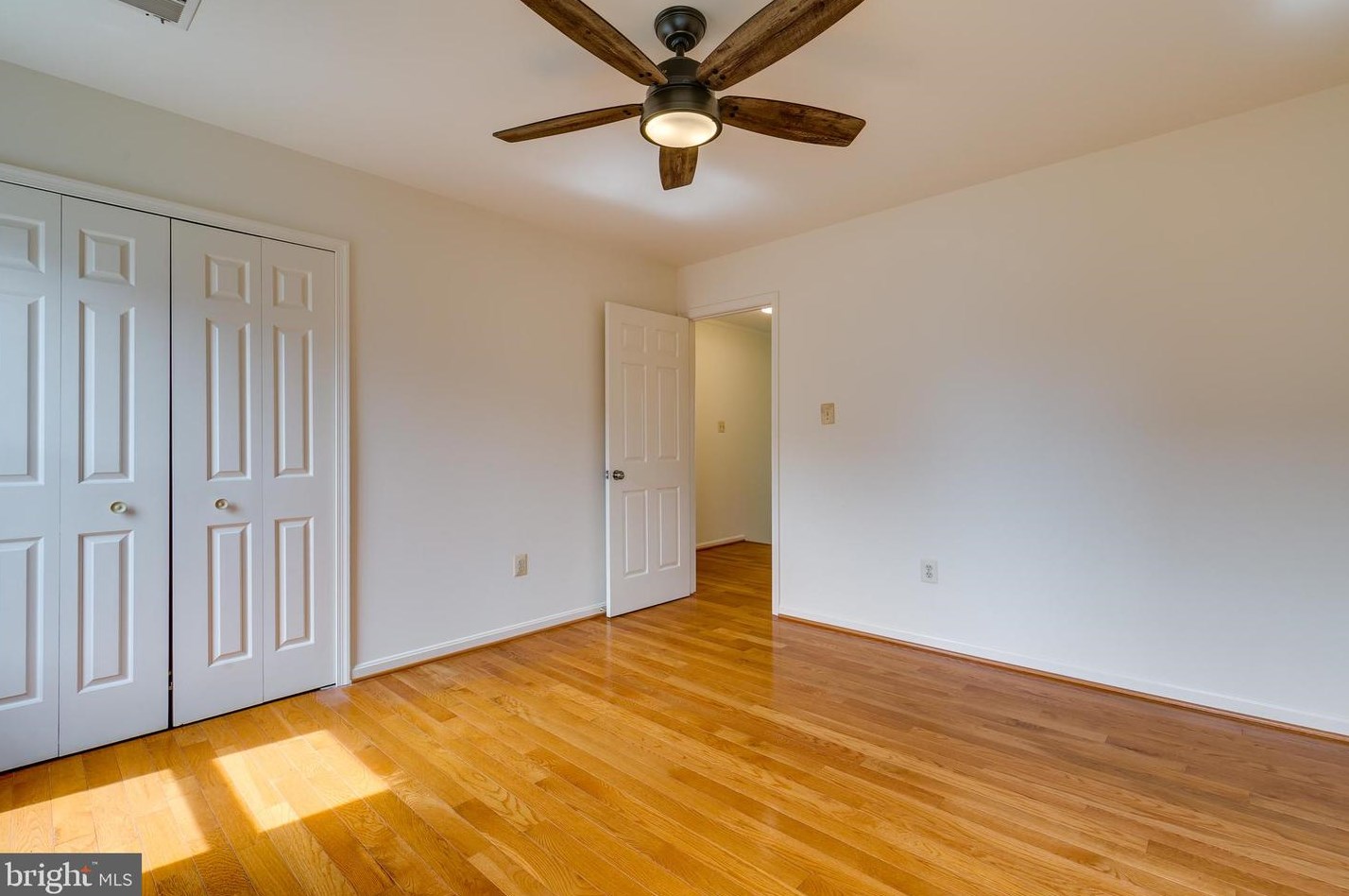 21066 Hawthorne Ct, Dulles VA  20164-2431 exterior