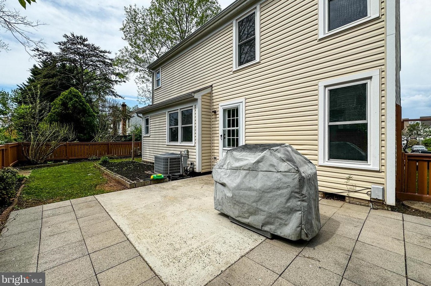 21066 Hawthorne Ct, Dulles VA  20164-2431 exterior