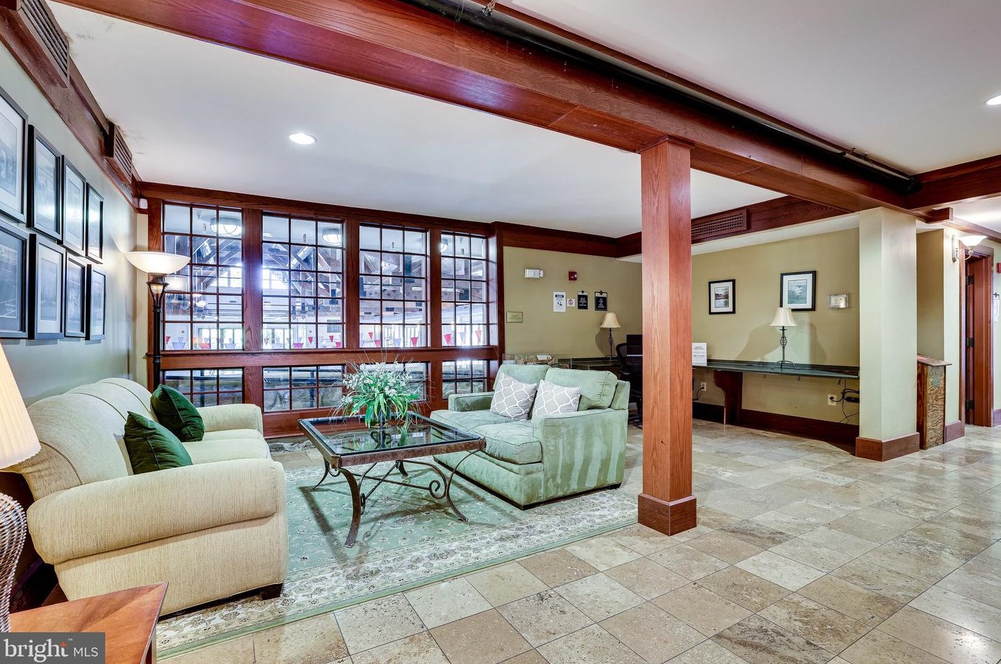 19060 Kipheart Dr, Leesburg VA  20176-8416 exterior