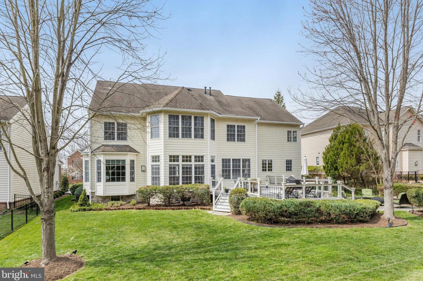 19060 Kipheart Dr, Leesburg VA  20176-8416 exterior