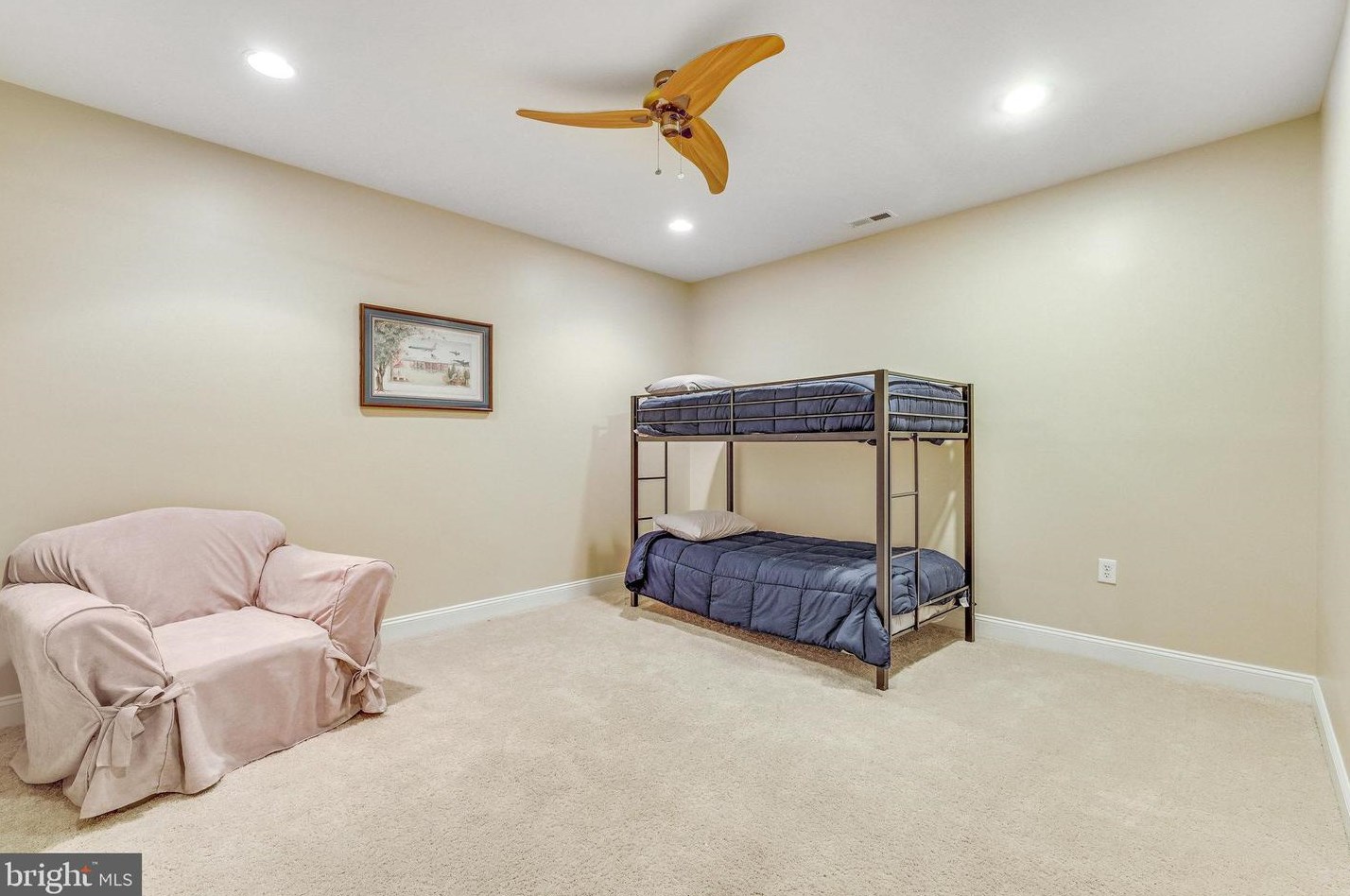 19060 Kipheart Dr, Leesburg VA  20176-8416 exterior