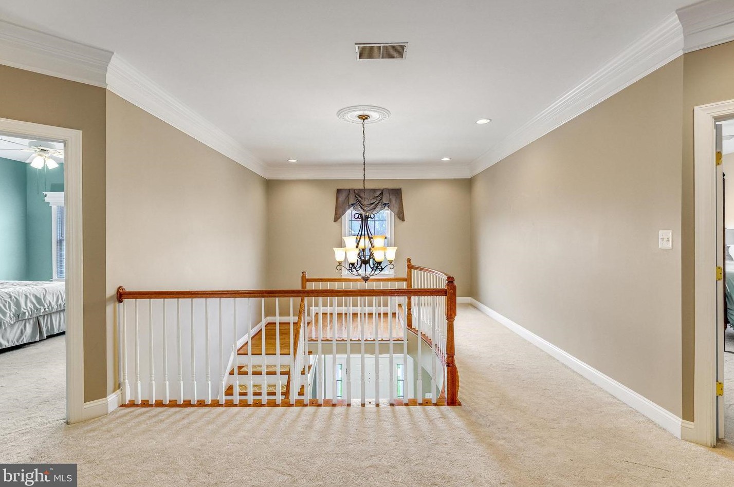 19060 Kipheart Dr, Leesburg VA  20176-8416 exterior