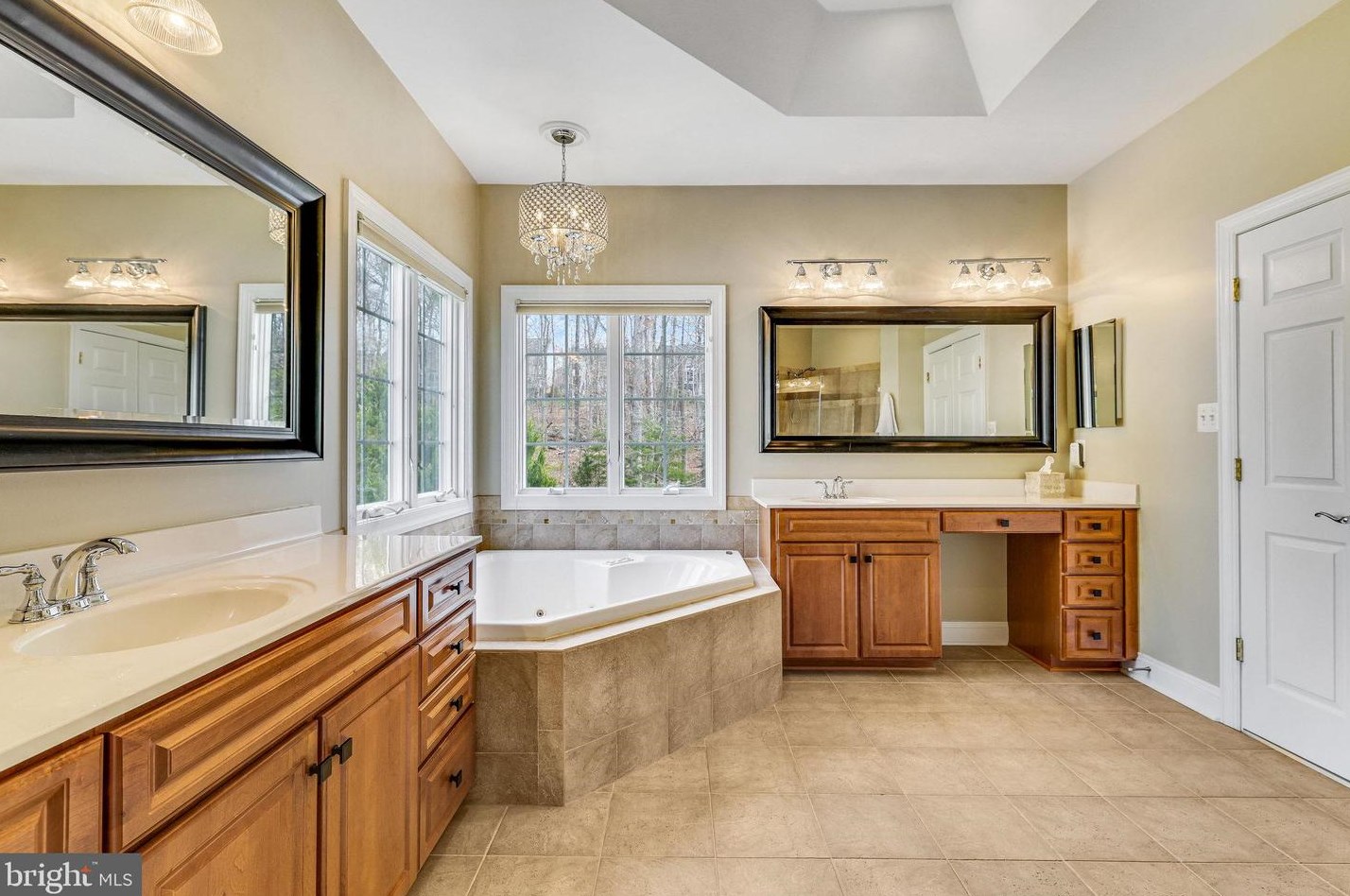 19060 Kipheart Dr, Leesburg VA  20176-8416 exterior