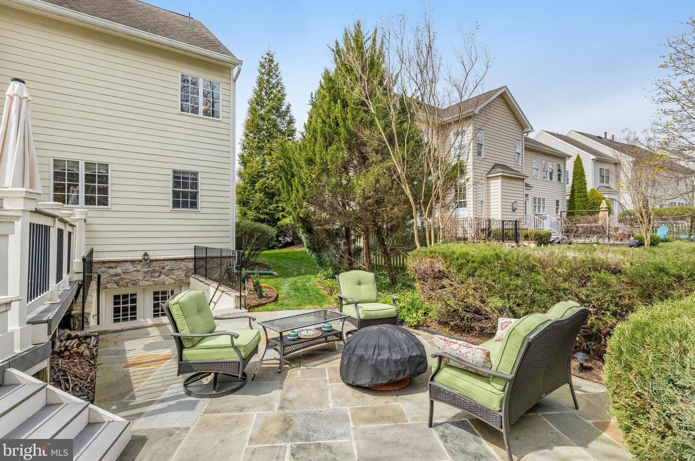 19060 Kipheart Dr, Leesburg VA  20176-8416 exterior