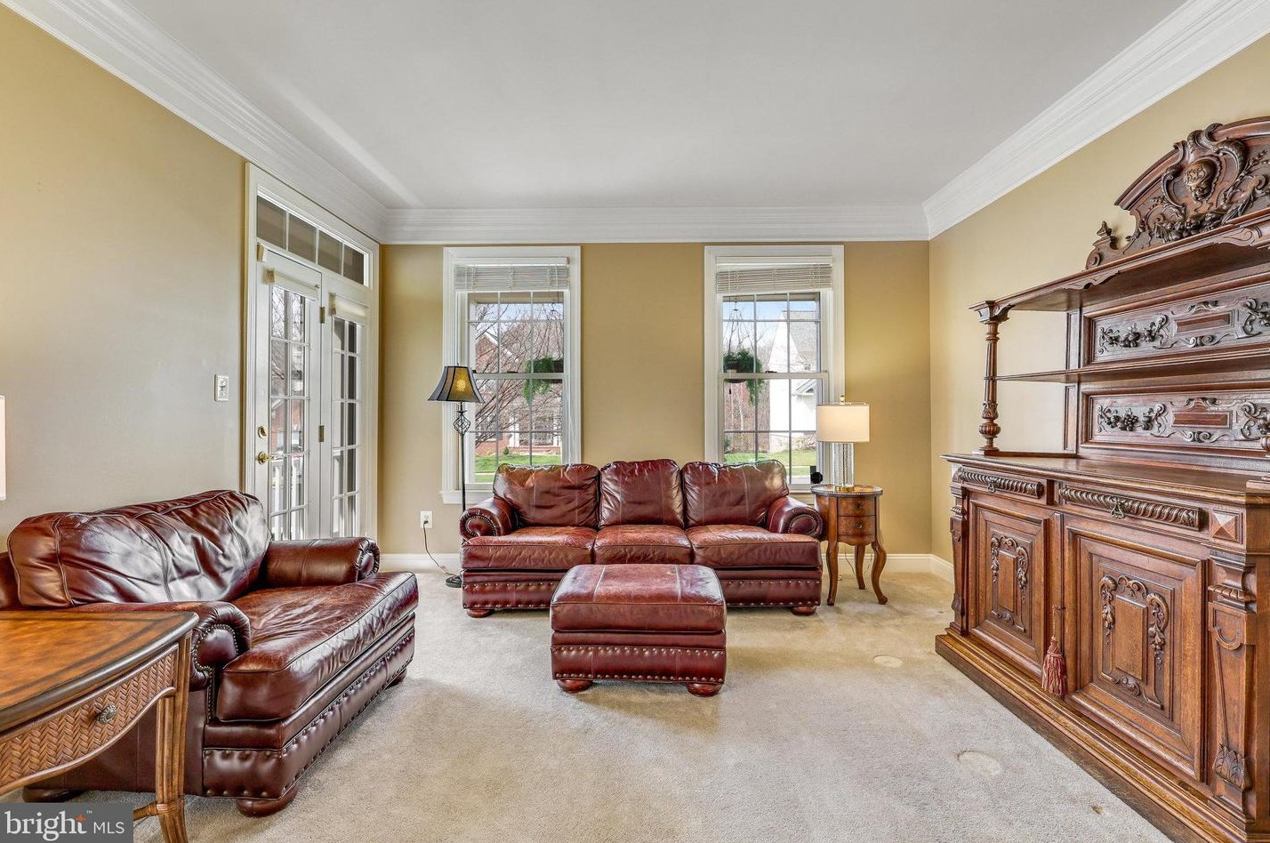 19060 Kipheart Dr, Leesburg VA  20176-8416 exterior