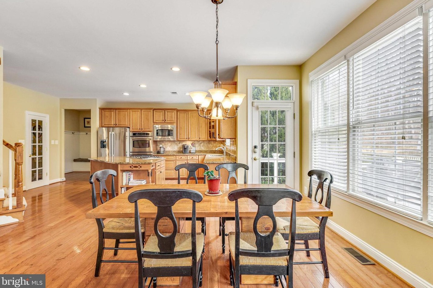 19060 Kipheart Dr, Leesburg VA  20176-8416 exterior