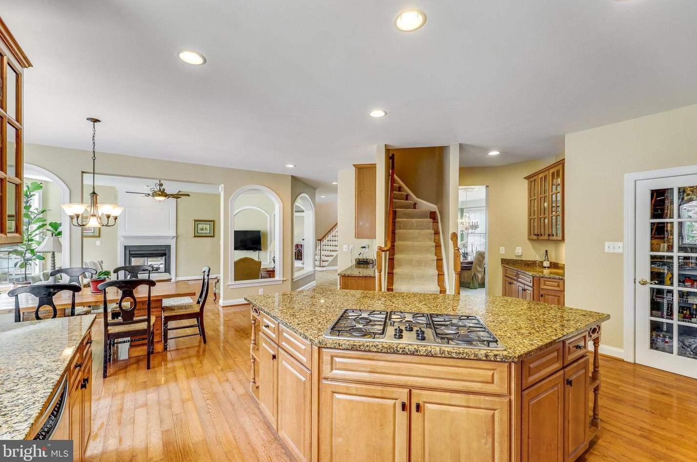 19060 Kipheart Dr, Leesburg VA  20176-8416 exterior