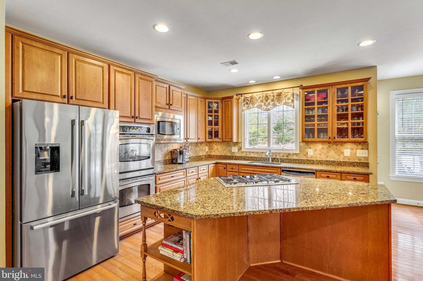 19060 Kipheart Dr, Leesburg VA  20176-8416 exterior