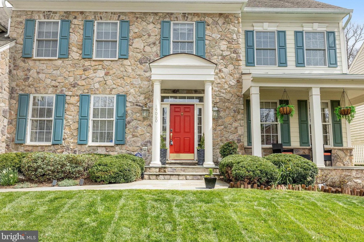 19060 Kipheart Dr, Leesburg VA  20176-8416 exterior