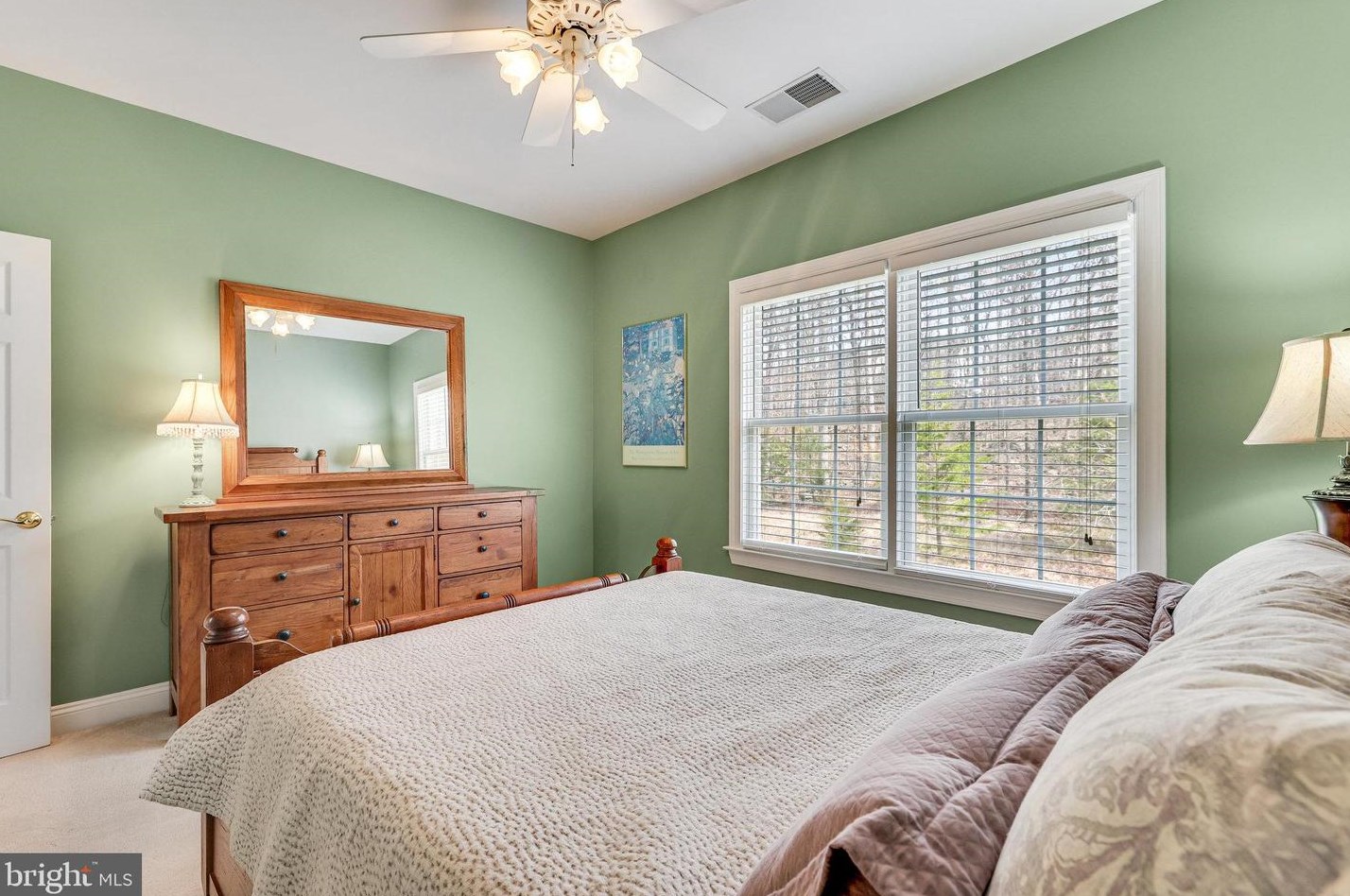 19060 Kipheart Dr, Leesburg VA  20176-8416 exterior