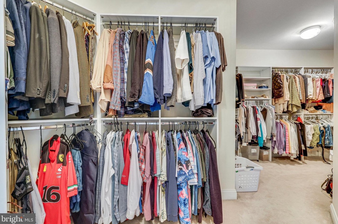 19060 Kipheart Dr, Leesburg VA  20176-8416 exterior