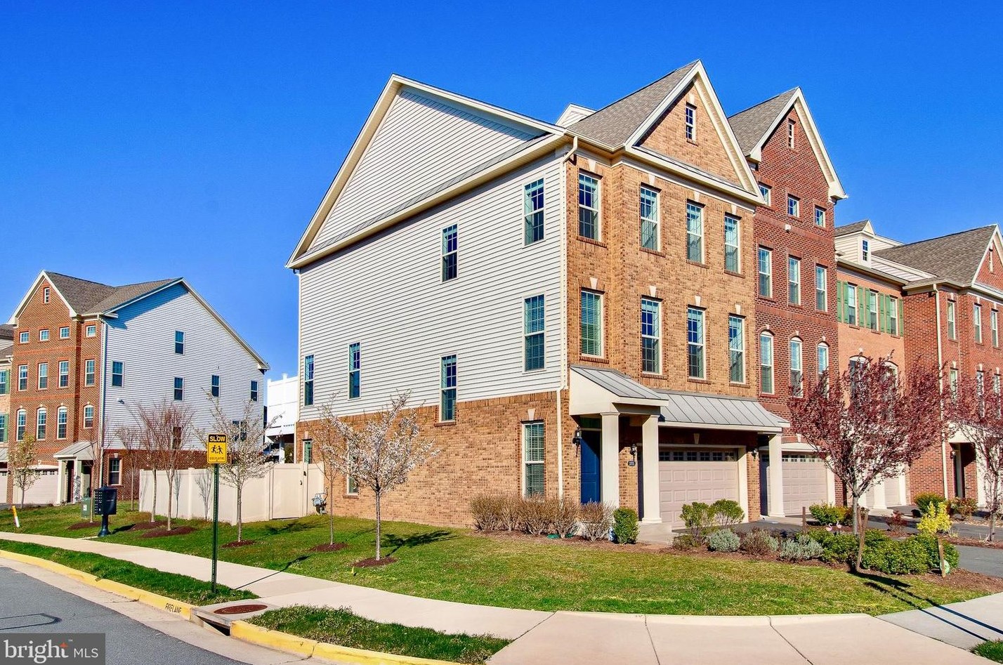 23755 Hopewell Manor Ter, Ashburn, VA 20148