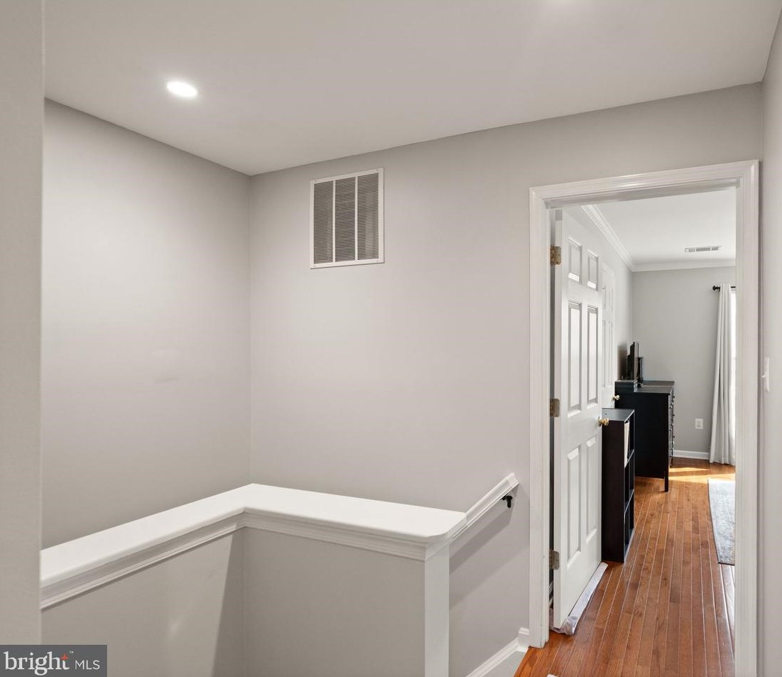 21979 Box Car Sq, Dulles VA  20166-3043 exterior