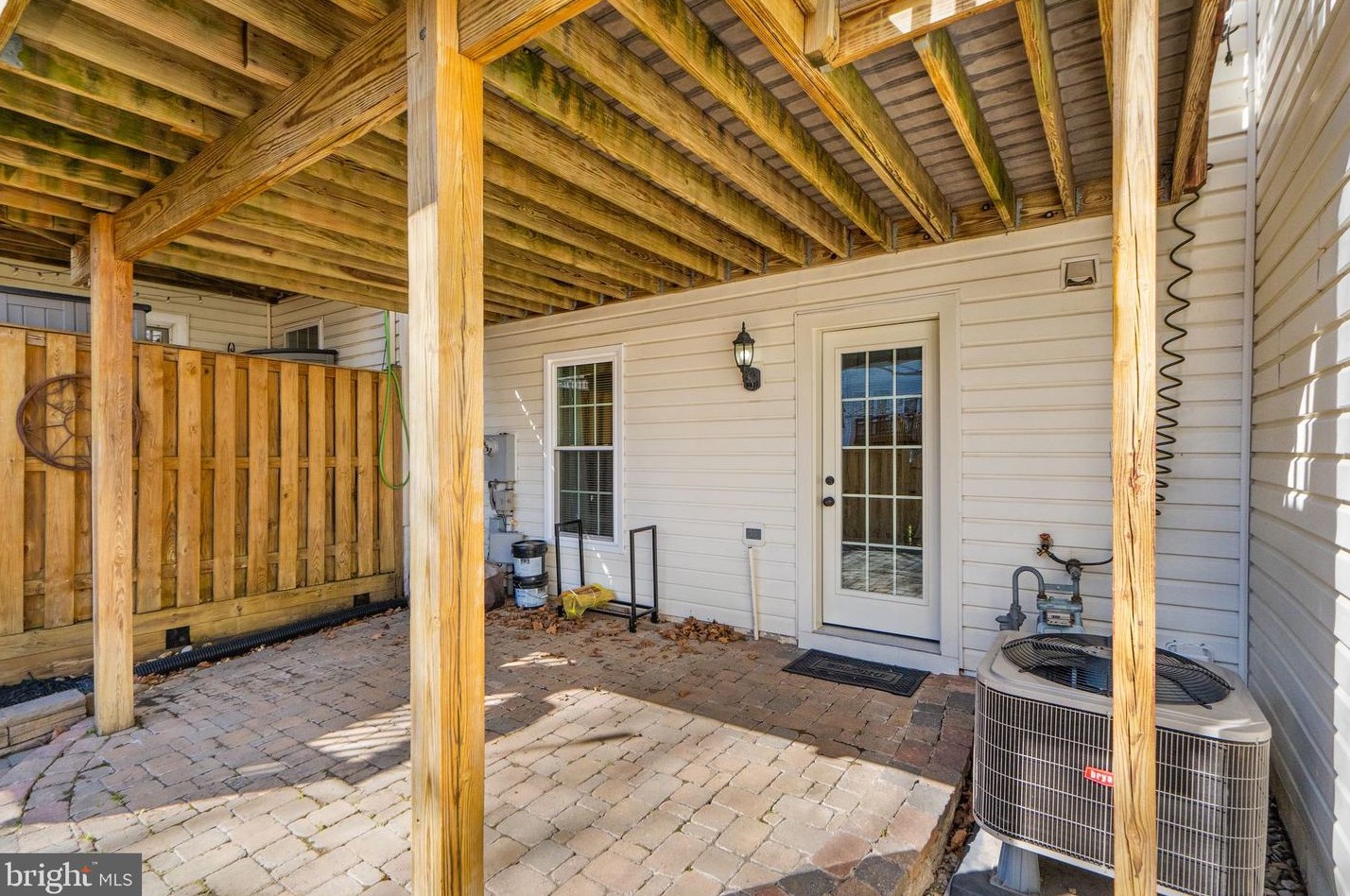 21979 Box Car Sq, Dulles VA  20166-3043 exterior