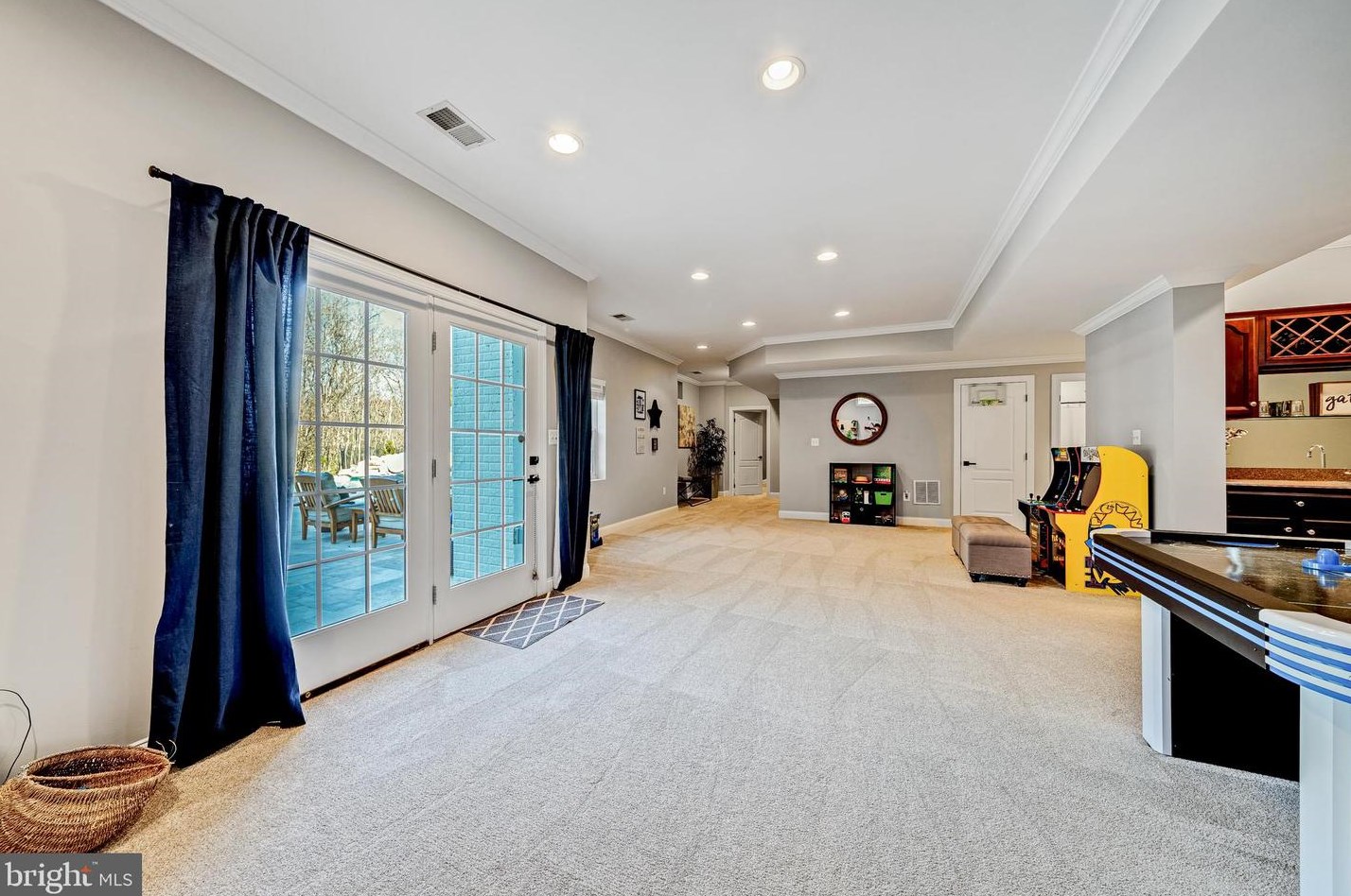 24156 Spring Meadow Cir, Stone Ridge VA  20105-3476 exterior