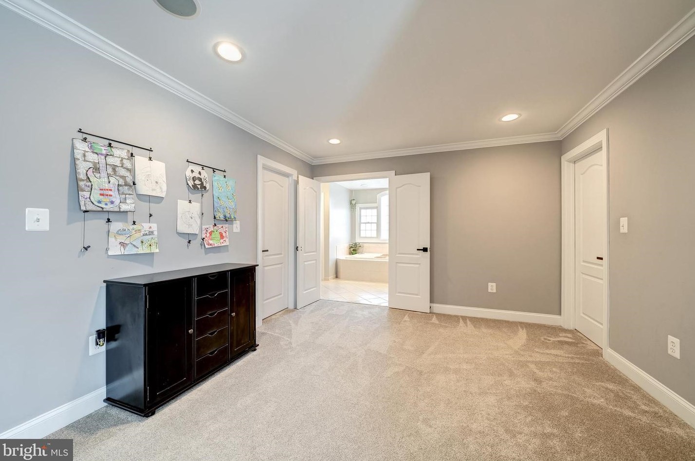 24156 Spring Meadow Cir, Stone Ridge VA  20105-3476 exterior
