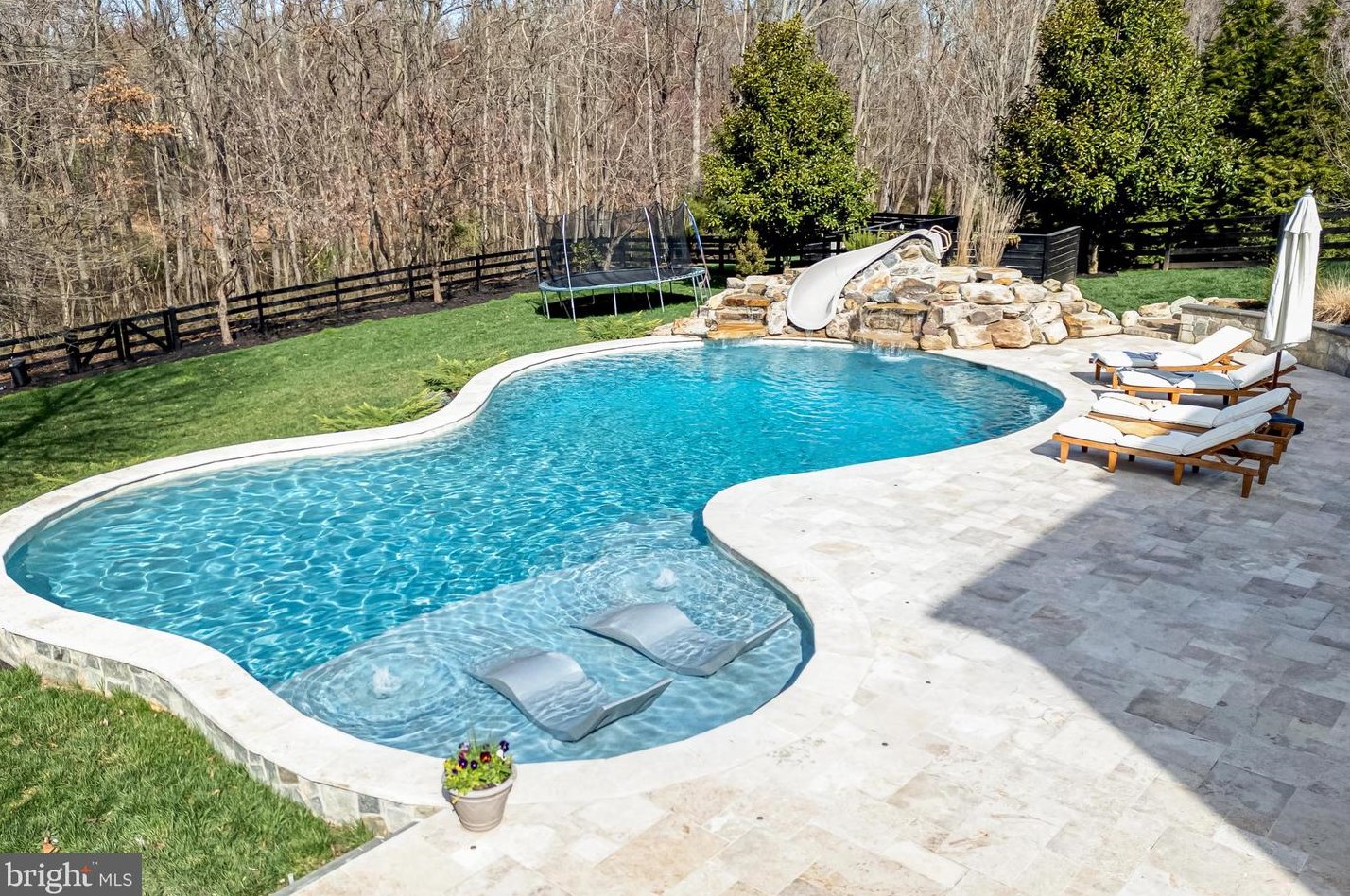 24156 Spring Meadow Cir, Stone Ridge VA  20105-3476 exterior