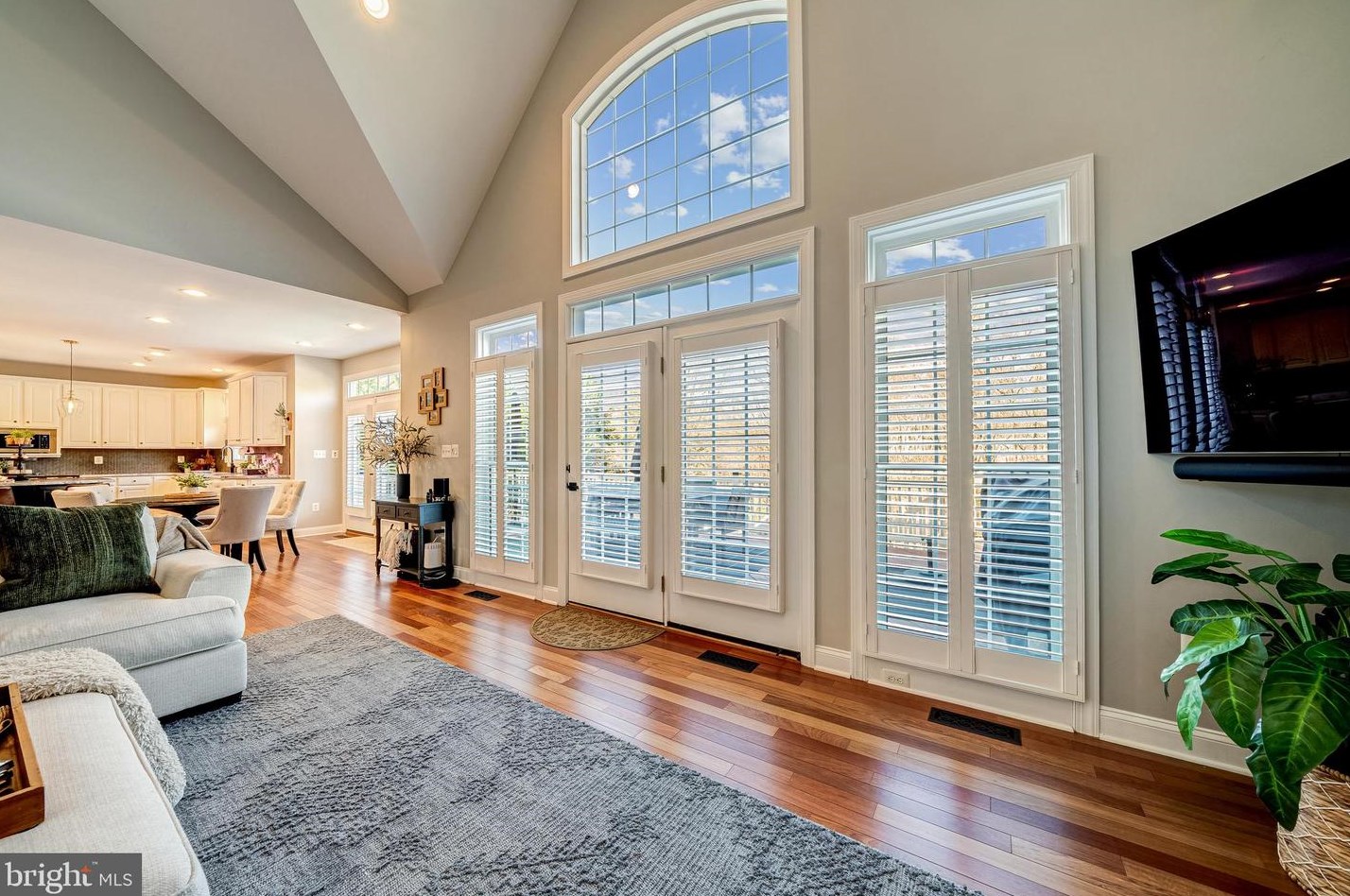 24156 Spring Meadow Cir, Stone Ridge VA  20105-3476 exterior