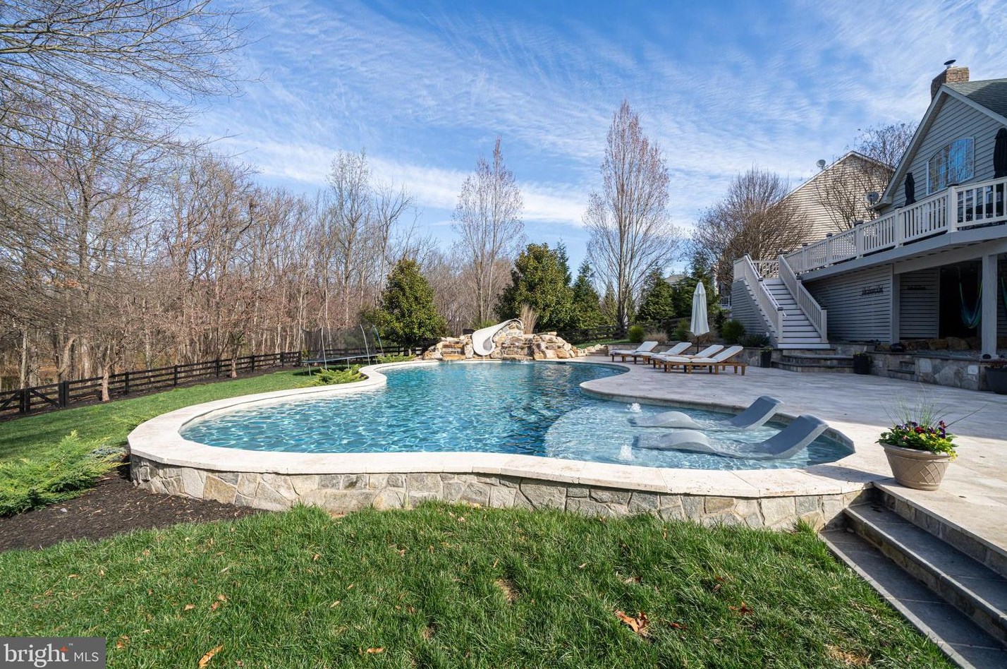 24156 Spring Meadow Cir, Stone Ridge VA  20105-3476 exterior